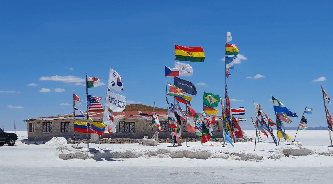 Salar de Uyuni - Banderas - Bolivia